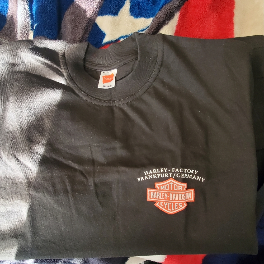 Black T-shirt